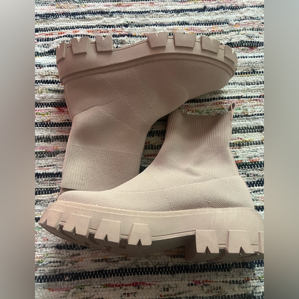 SOLD🔥Socks chunky boots